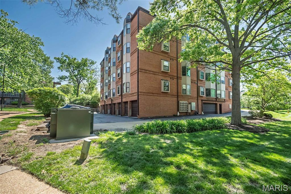 Jefferson Manor Condo - Residential