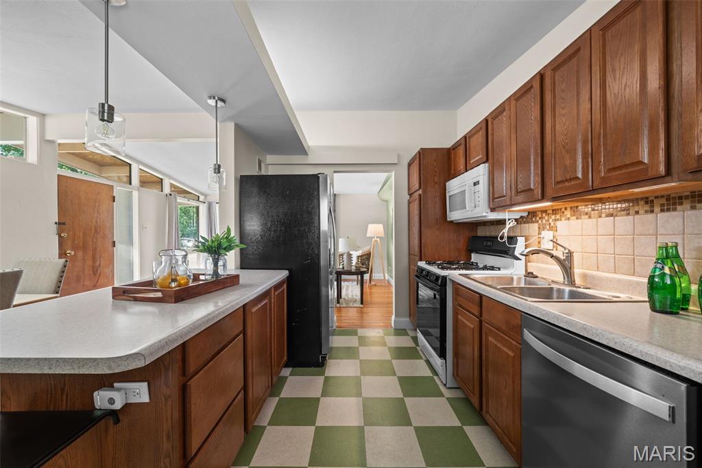 Monterey Gardens 1 - Residential