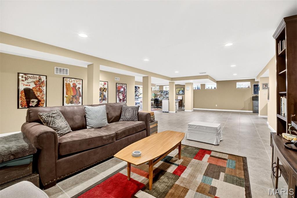 Ladue Trails Sec Of The Village Of - Residential
