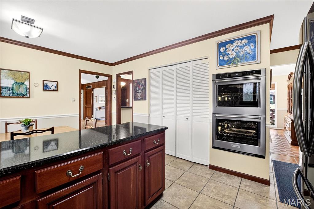 Ladue Trails Sec Of The Village Of - Residential