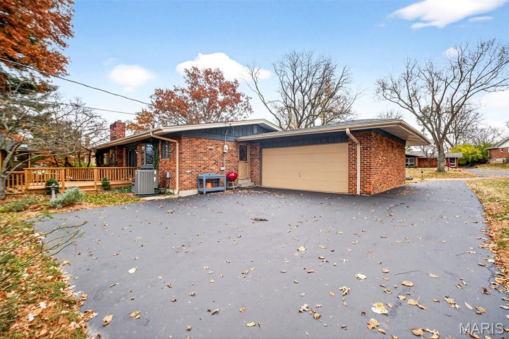 Ladue Trails Sec Of The Village Of - Residential