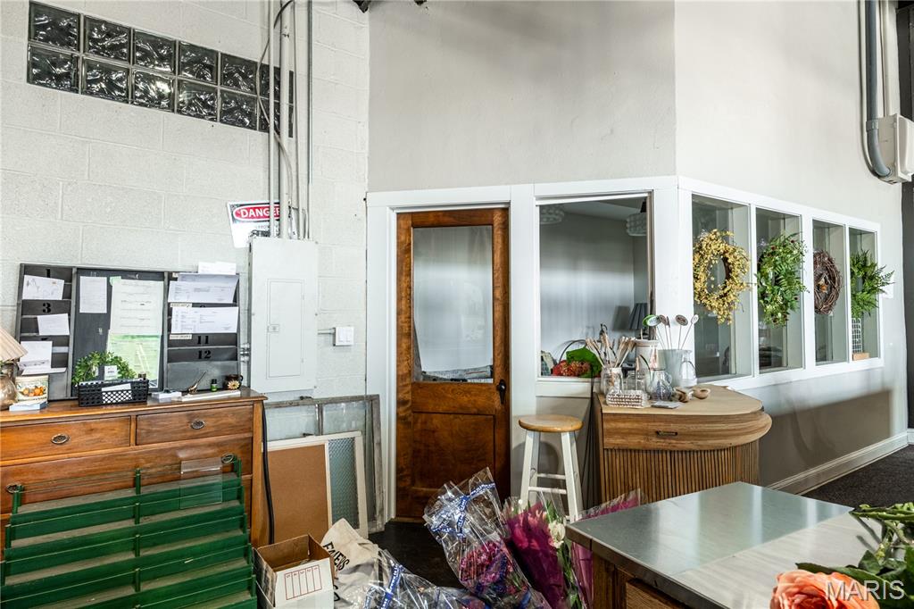 City/Perryville - Commercial Sale