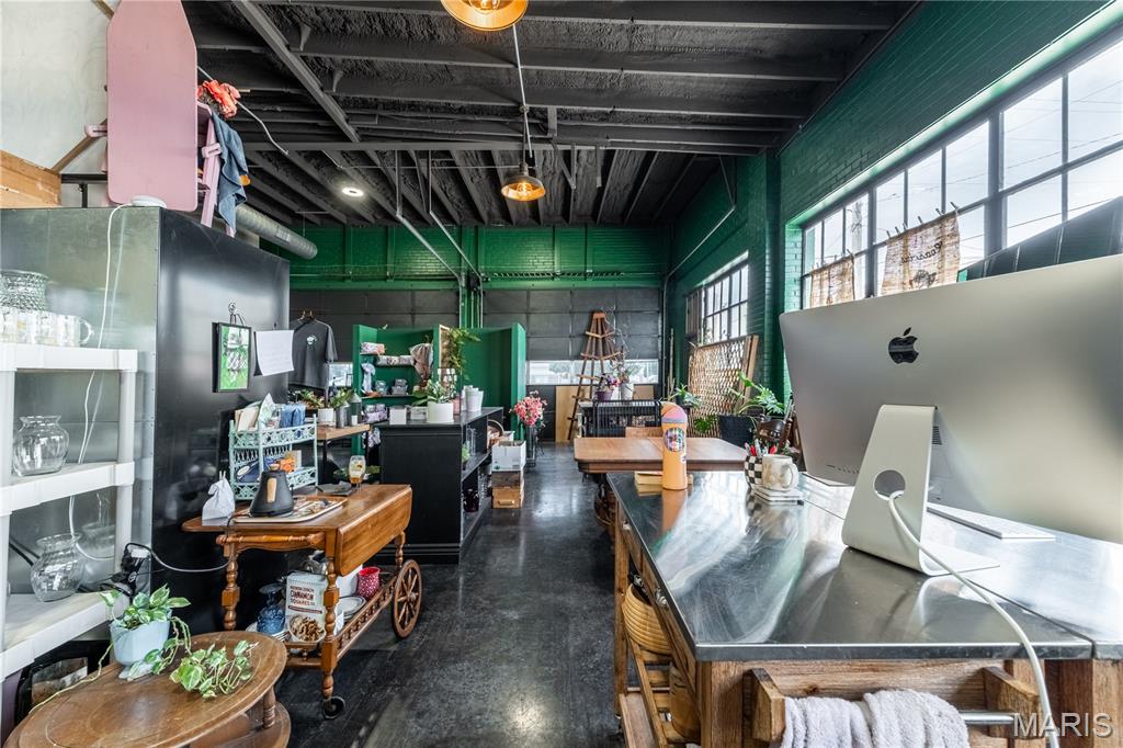 City/Perryville - Commercial Sale