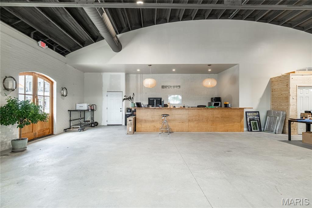 City/Perryville - Commercial Sale