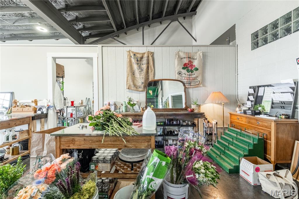 City/Perryville - Commercial Sale