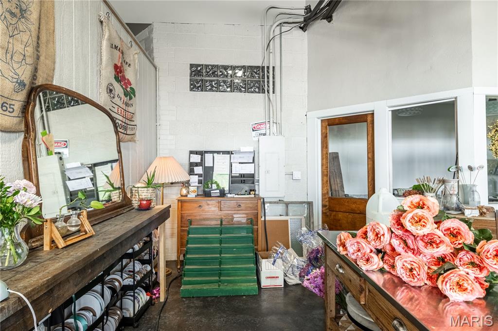 City/Perryville - Commercial Sale