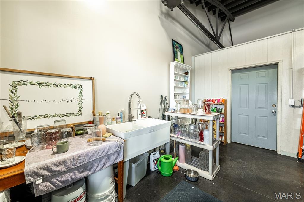 City/Perryville - Commercial Sale