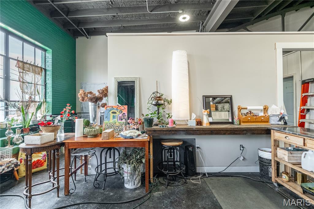 City/Perryville - Commercial Sale
