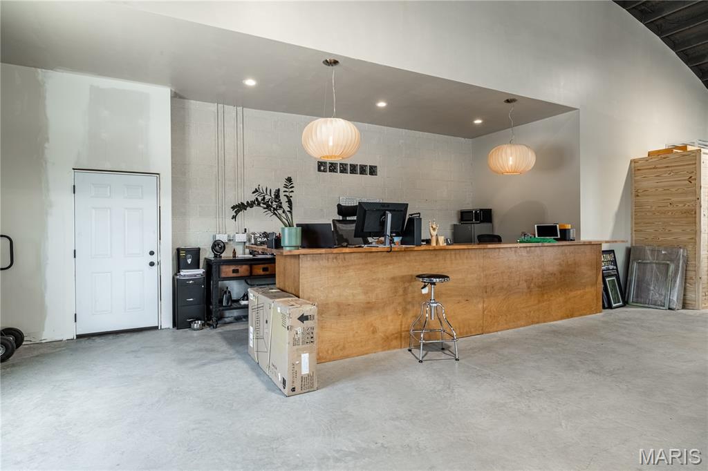 City/Perryville - Commercial Sale