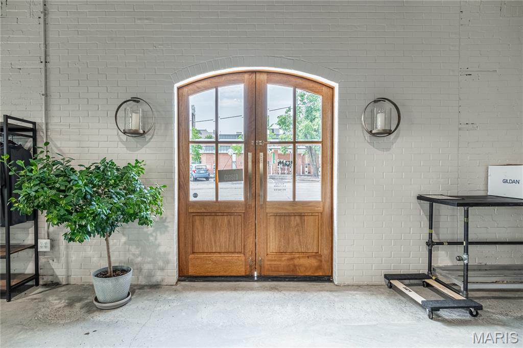 City/Perryville - Commercial Sale