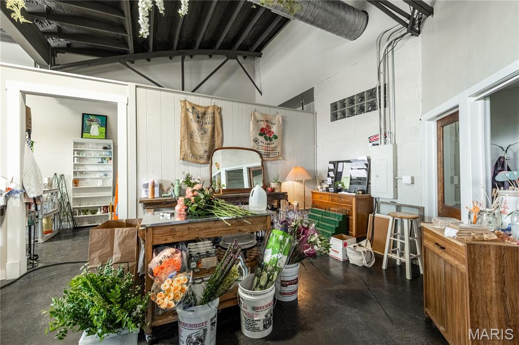 City/Perryville - Commercial Sale