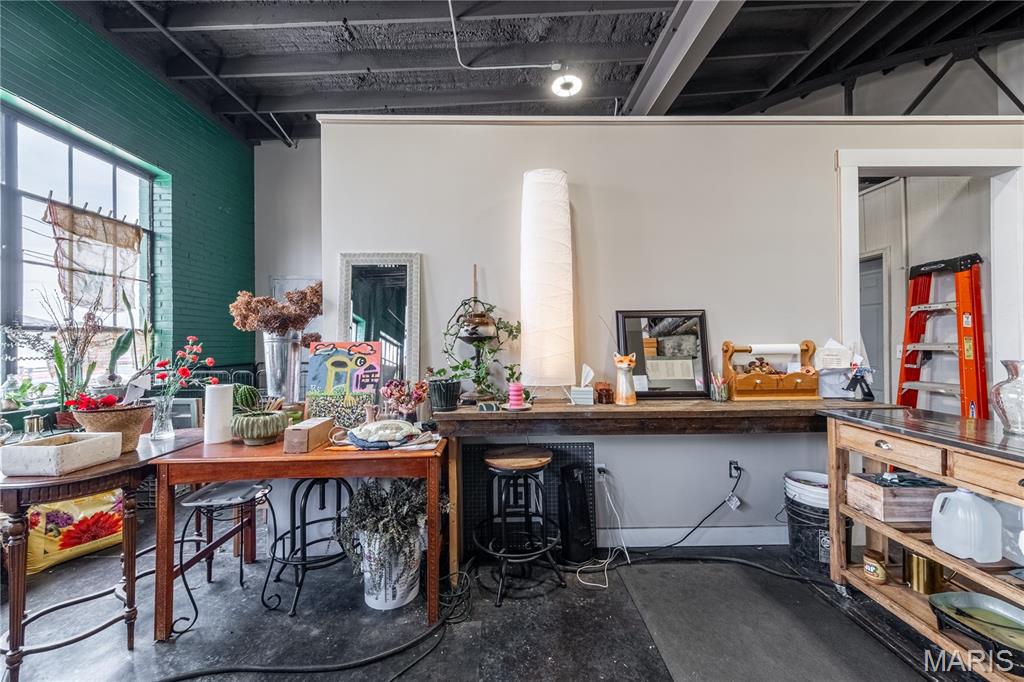 City/Perryville - Commercial Sale