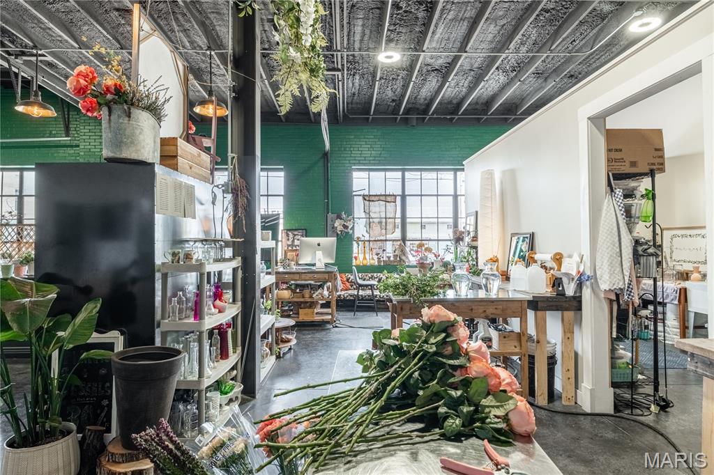 City/Perryville - Commercial Sale