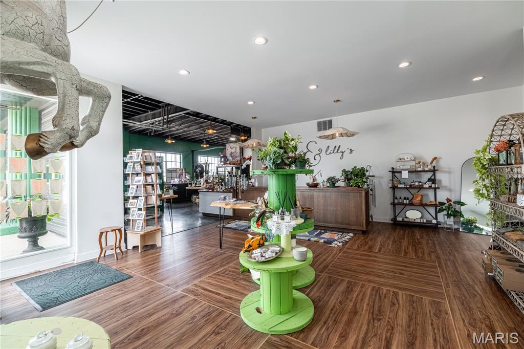 City/Perryville - Commercial Sale