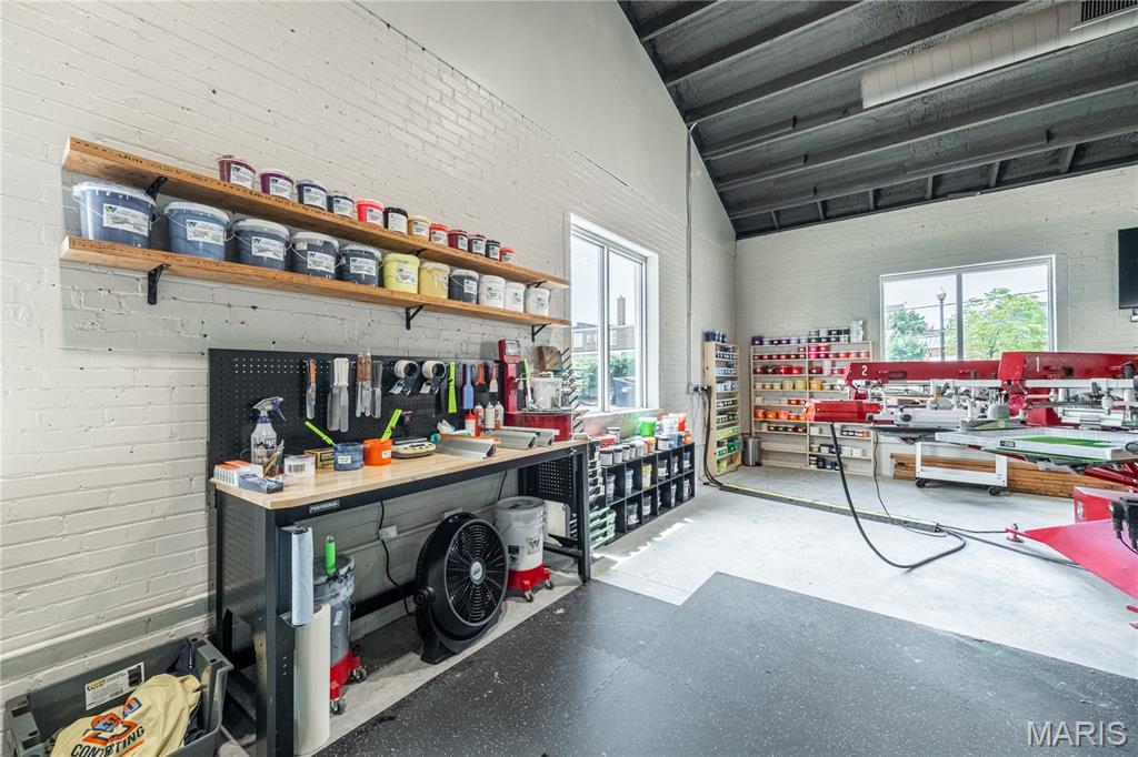 City/Perryville - Commercial Sale