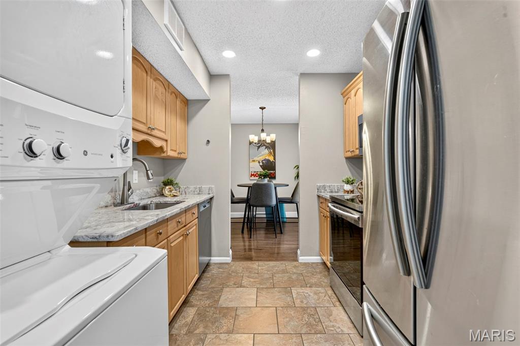 Brentwood Forest Condo Ph Three - Residential
