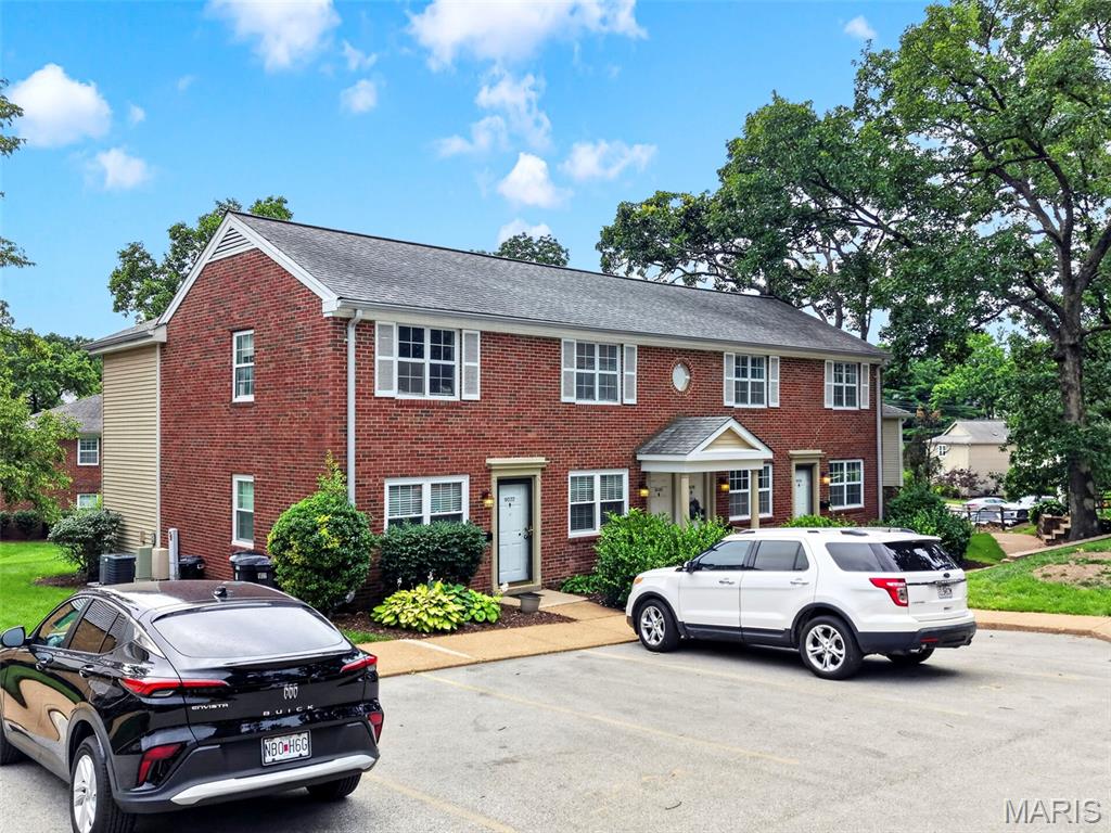 Brentwood Forest Condo Ph Three - Residential