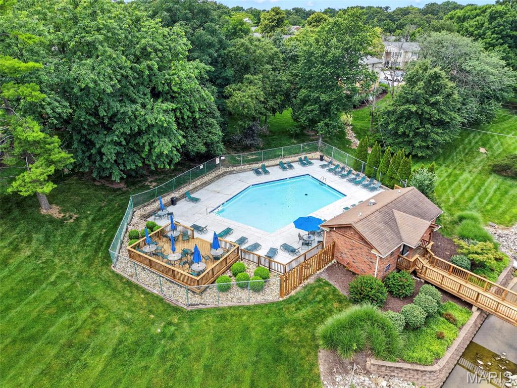 Brentwood Forest Condo Ph Three - Residential