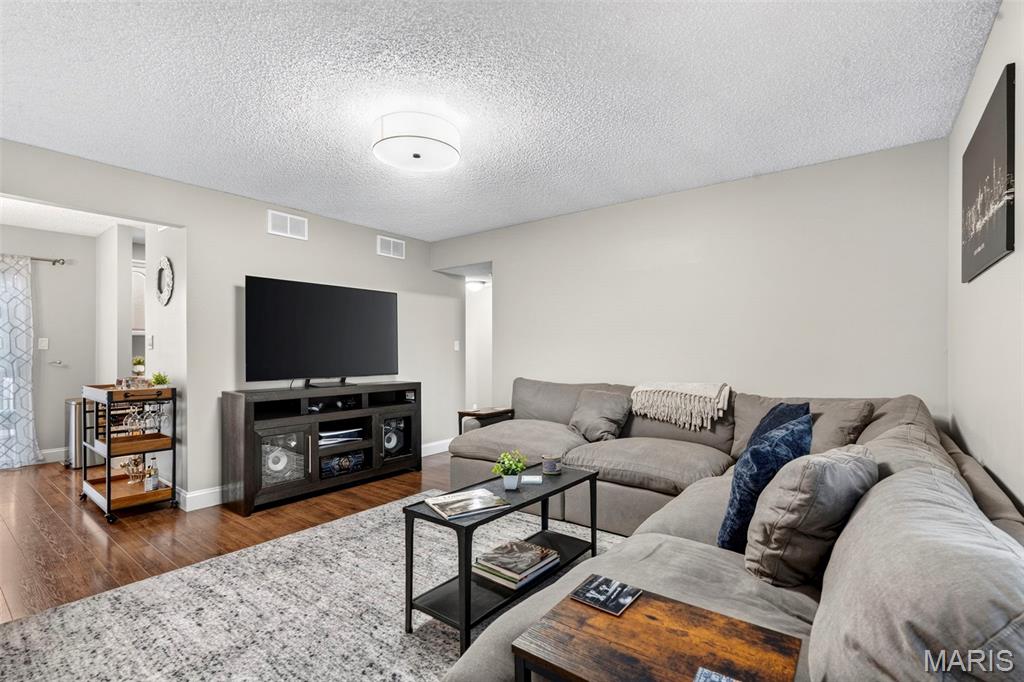 Brentwood Forest Condo Ph Three - Residential