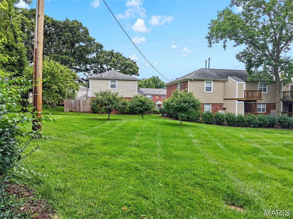 Brentwood Forest Condo Ph Three - Residential