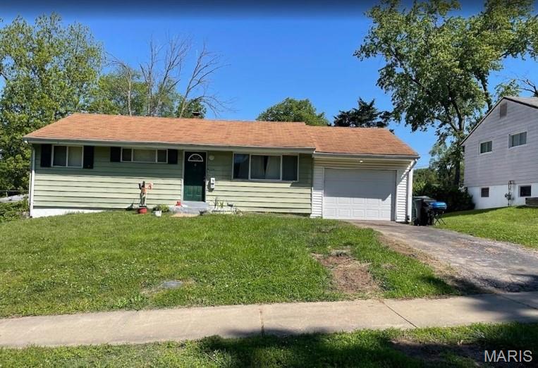 OCCUPIED W/TENANT - DO NOT DISTURB TENANT/NO SIGN IN YARD
SHOWING WITH ACCEPTED CONTRACT.

Great investment opportunity.  This 2-bedroom home is a tenant occupied property and is currently rented for $1,339.  

Priced to Sell......Selling AS-IS.  This home can be purchased with up to 11 other homes being sold by this owner.