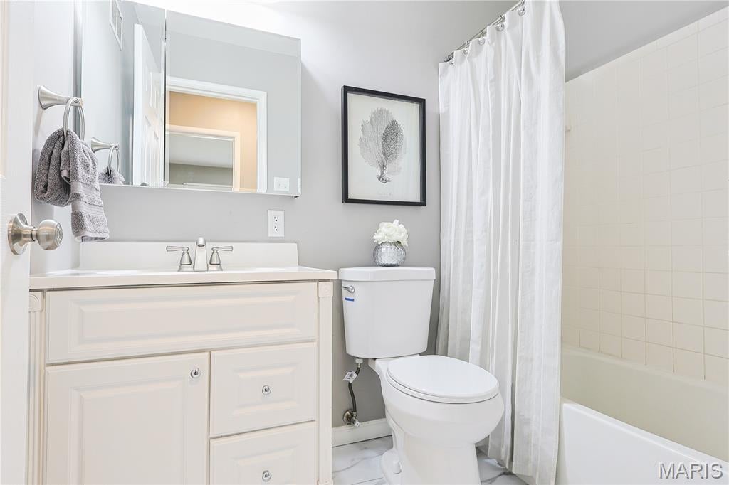Oak Crest 3 - Residential