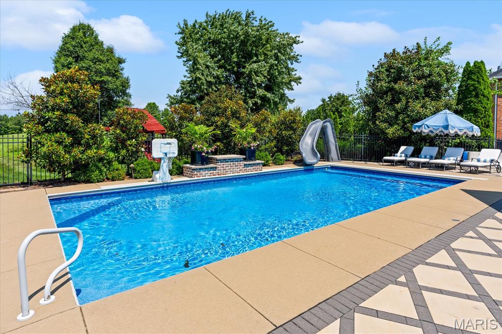 Far Oaks - Residential