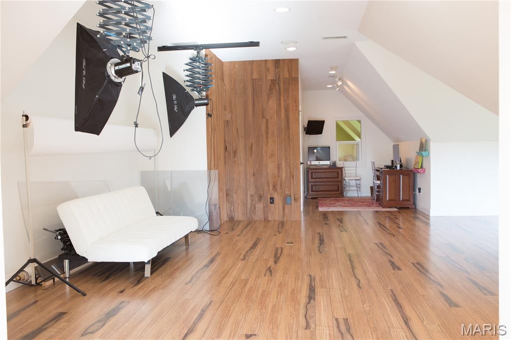 Far Oaks - Residential