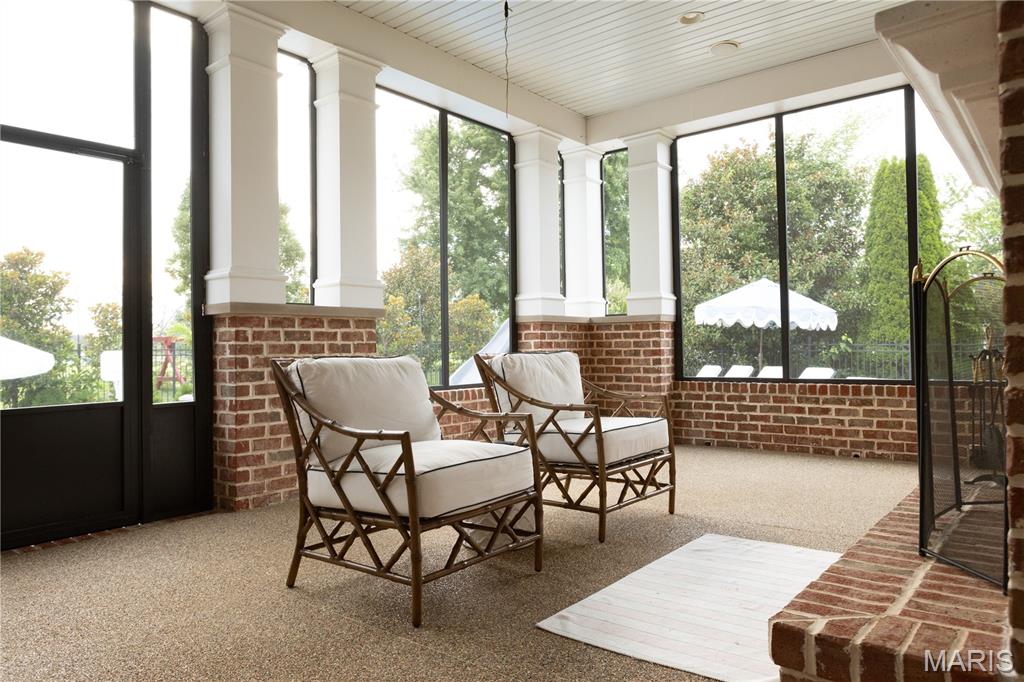 Far Oaks - Residential