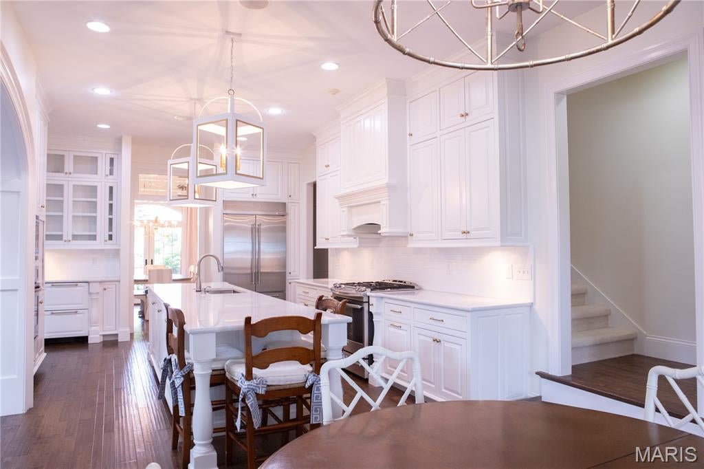 Far Oaks - Residential