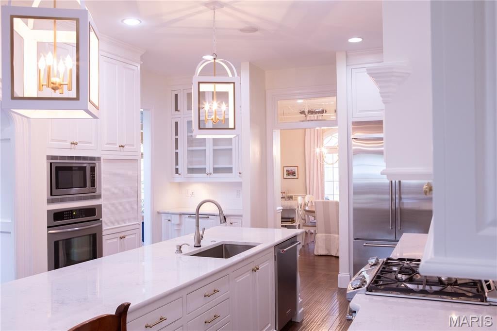Far Oaks - Residential