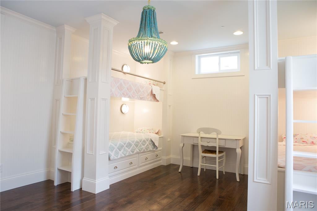 Far Oaks - Residential