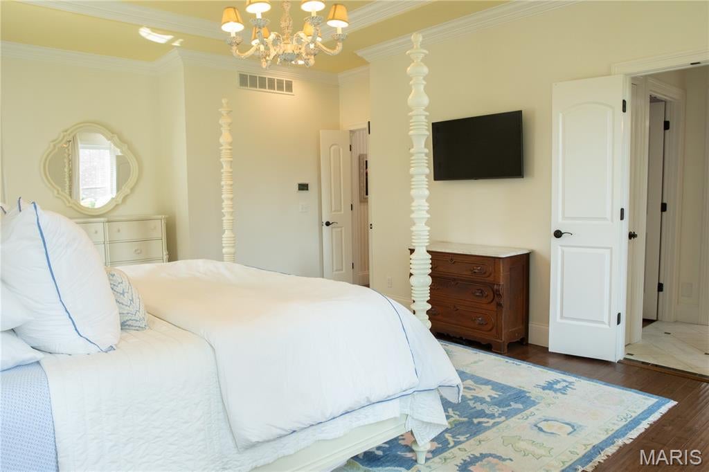Far Oaks - Residential