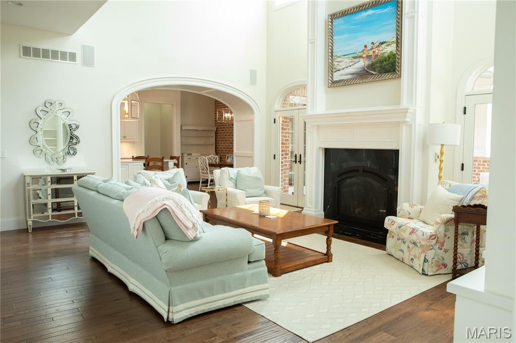 Far Oaks - Residential