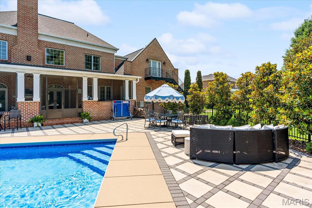 Far Oaks - Residential