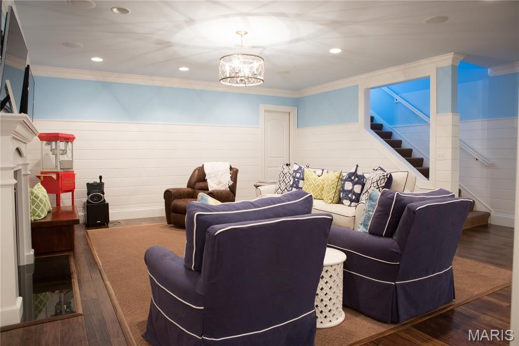 Far Oaks - Residential