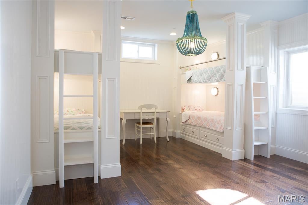 Far Oaks - Residential