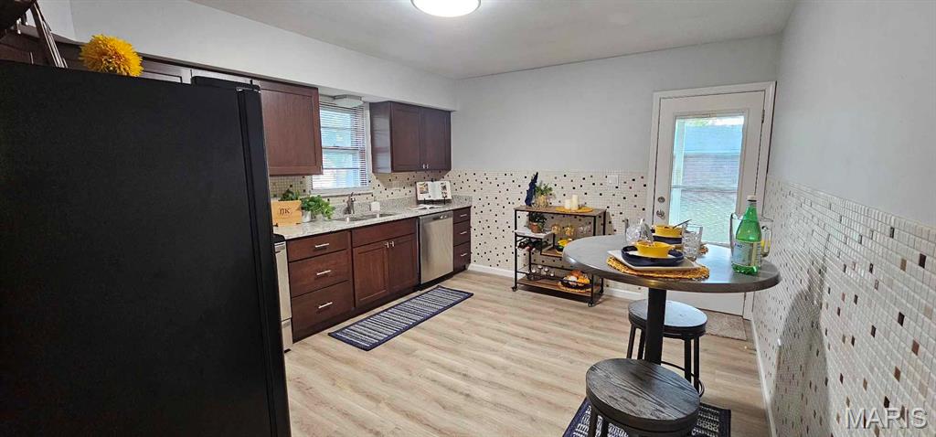 William H & Moureen L Emerys - Residential Lease