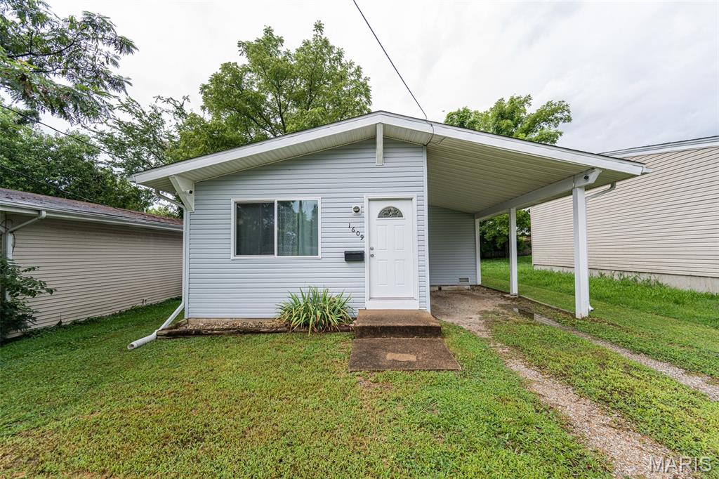 When opportunity knocks let us open the door! Move in ready home featuring 3 bedrooms and 1 bathroom. Located conveniently close to campus and many other amenities. Original hardwood floors throughout most of the house with LVP flooring in the kitchen. Updated items within the last 5 years include: HVAC, siding and windows! You won't want to miss out on this one, call to schedule your showing today!
