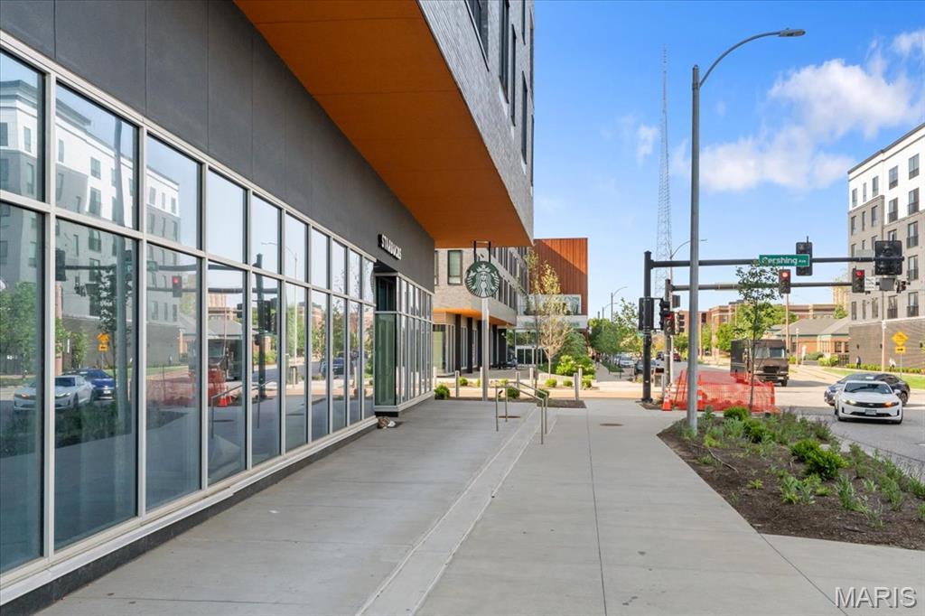 Pershing Ave Condo - Residential Lease