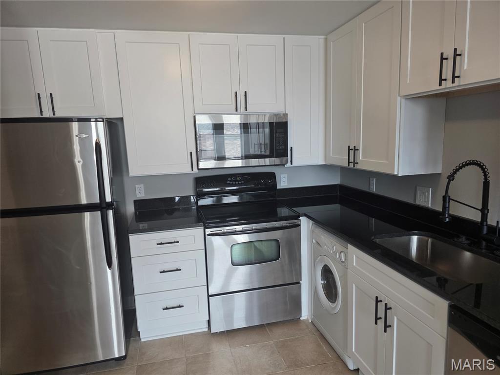 Pershing Ave Condo - Residential Lease