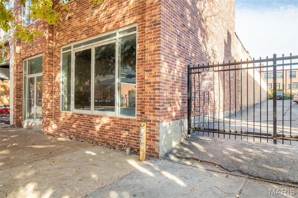 Lucas & Hunt Add - Commercial Sale