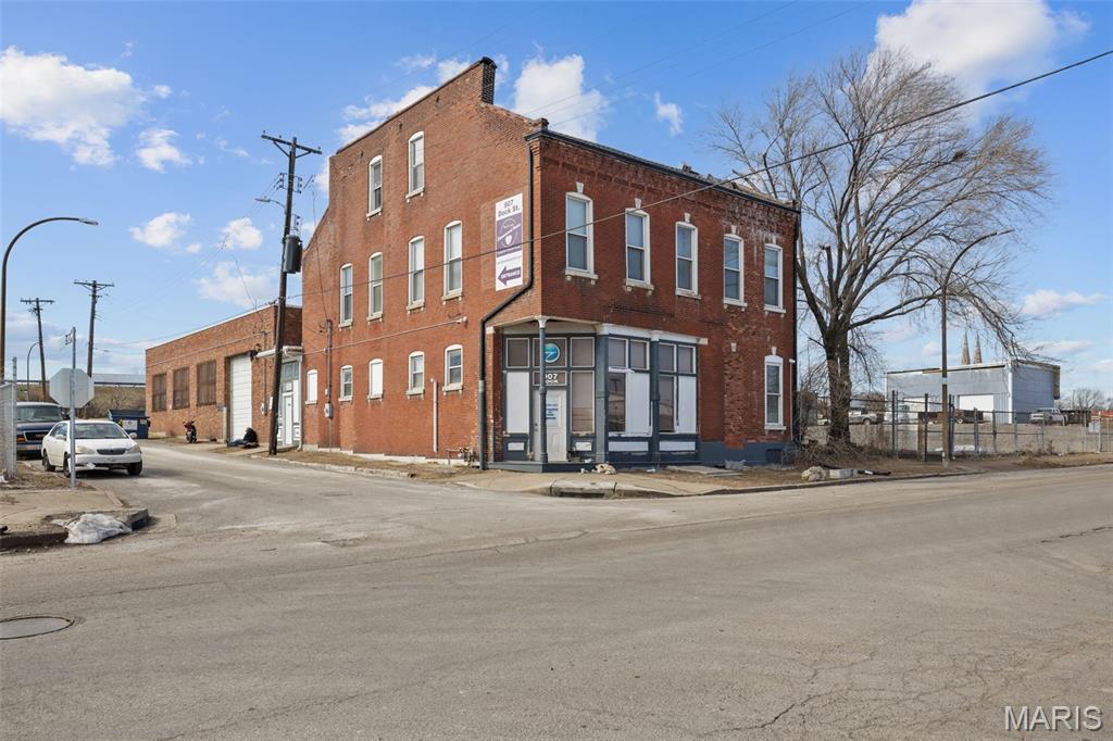 North Broadway - Commercial Sale