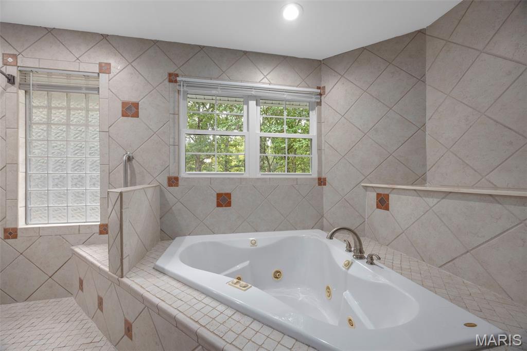 Briar Wood Manor - Residential