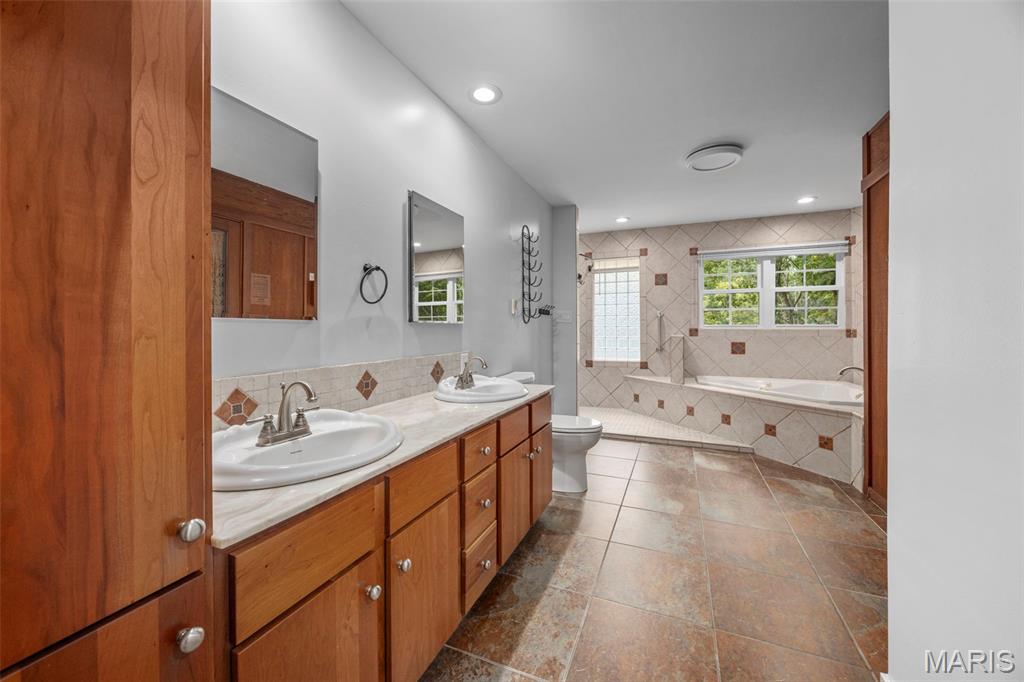 Briar Wood Manor - Residential