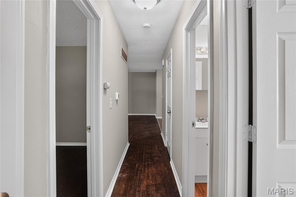 Larimore Plaza 2 2 - Residential