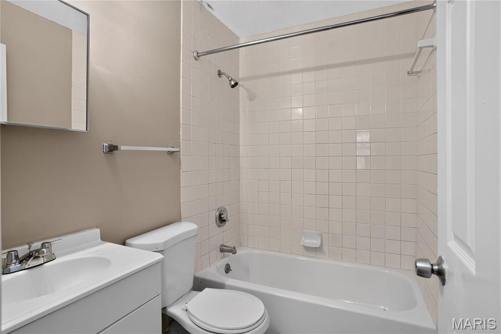 Larimore Plaza 2 2 - Residential