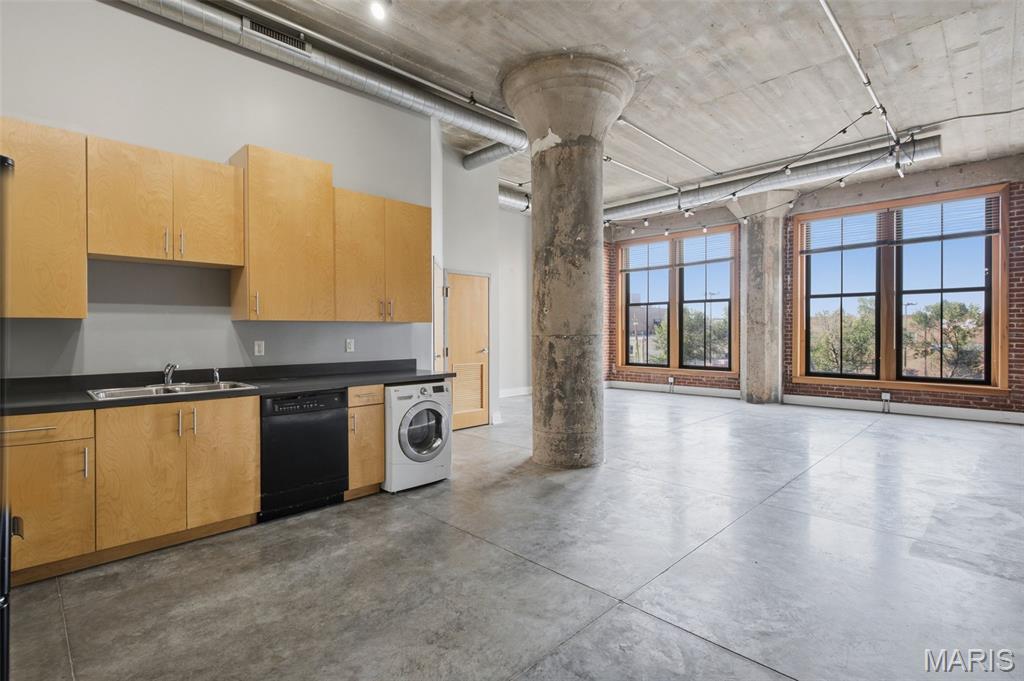 Windows Lofts - Residential