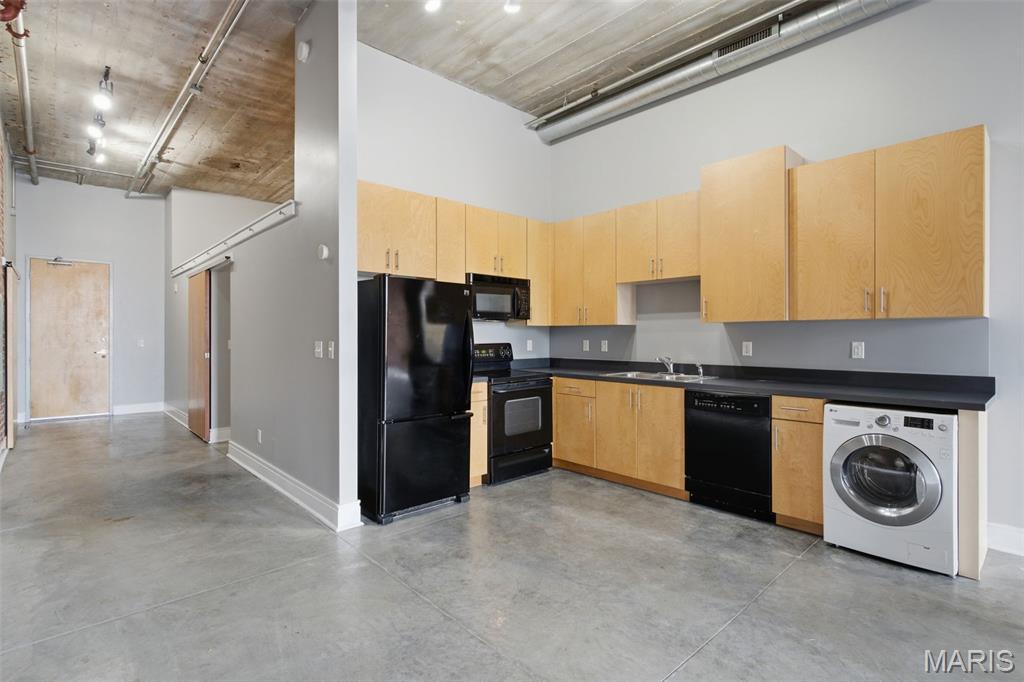 Windows Lofts - Residential