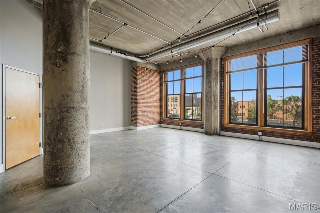 Windows Lofts - Residential
